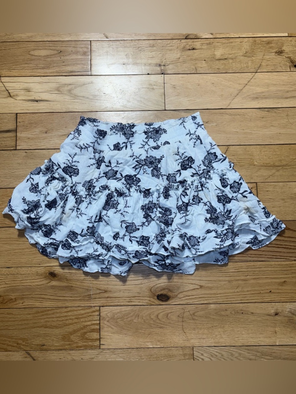 MISA Floral Ruffle Mini Skirt Size Small White Black